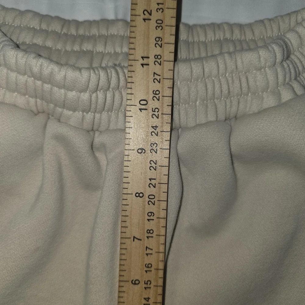 Comfrt Kids Unisex Signature Sweatpants Size Large‎ Beige | Comfy Loungewear